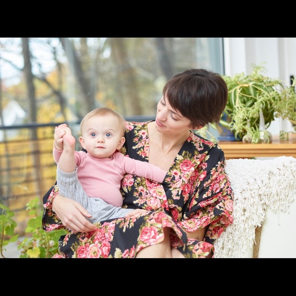 Breastfeeding Robe - Picture 2 of 3